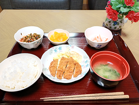 お食事
